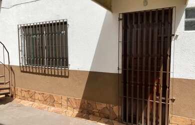 Imagem: O apartamento possui 2 Dormitórios e 2 Banheiros e está localizado