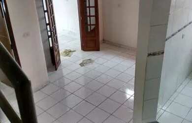 Imagem: A casa possui 3 Dormitórios, 2 Banheiros, 1 Vaga na garagem