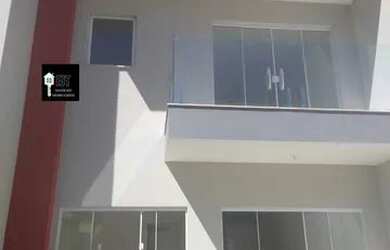 Imagem: A casa possui 4 Dormitórios, 2 Banheiros, 2 Vagas na garagem