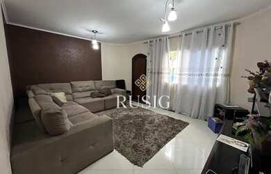 Imagem: A casa possui 3 Dormitórios, 5 Banheiros, 5 Vagas na garagem