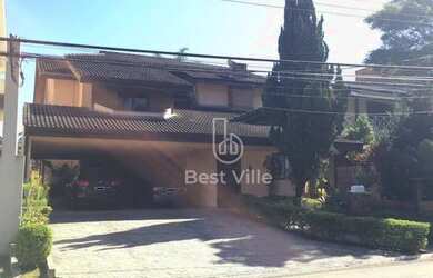 Imagem: A casa em condomínio possui 4 Dormitórios, 5 Banheiros, 3