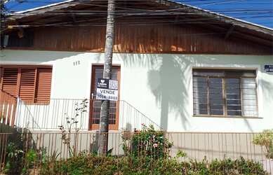 Imagem: A casa possui 3 Dormitórios, 3 Banheiros, 1 Vaga na garagem