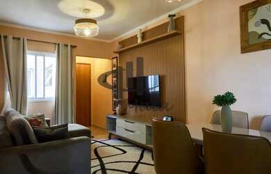 Imagem: O apartamento possui 2 Dormitórios, 1 Banheiro, 2 Vagas na