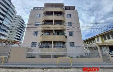 Imagem: O apartamento possui 3 Dormitórios, 1 Banheiro, 1 Vaga na garagem