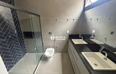Imagem 11: Casa residencial em condomínio com 3 quartos sendo 1 suíte disponível...