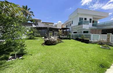 Imagem: A casa à venda possui 3 Dormitórios, 3 Banheiros, 4 Vagas