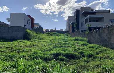 Imagem: O terreno possui 478m² de Área e está localizado em Monte