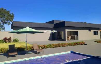 Imagem: A fazenda possui 1.400m² de Área e está localizado em Patrocínio