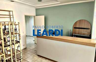 Imagem: O depósito possui 1 Vaga na garagem, 116m² de Área e está