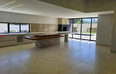 Imagem 2: Casa Alto Padrão à Venda em Betim no Condomínio Valle da Serra