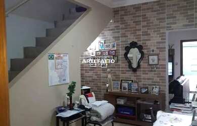 Imagem: A casa possui 2 Dormitórios, 3 Banheiros e 158m² de Área