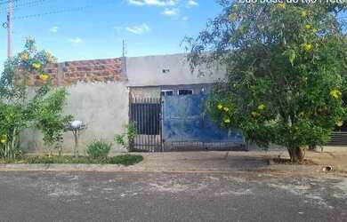 Imagem: A casa possui 2 Dormitórios, 1 Banheiro, 200m² de Área e