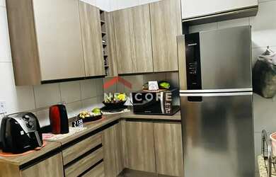 Imagem: A casa possui 3 Dormitórios, 2 Banheiros, 3 Vagas na garagem