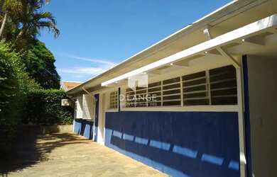 Imagem: O depósito possui 3 Vagas na garagem, 183m² de Área e está