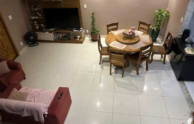 Imagem 2: Duas casas no mesmo terreno