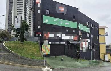 Imagem: O depósito possui 3 Vagas na garagem, 290m² de Área e está