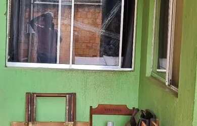 Imagem: A casa possui 1 Dormitório, 1 Banheiro, 2 Vagas na garagem