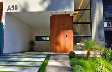 Imagem: A casa possui 2 Dormitórios, 2 Banheiros, 2 Vagas na garagem