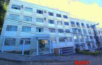 Imagem: O apartamento possui 3 Dormitórios, 1 Banheiro, 1 Vaga na garagem