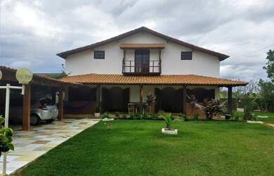 Imagem: A casa possui 5 Dormitórios, 5 Banheiros, 3 Vagas na garagem