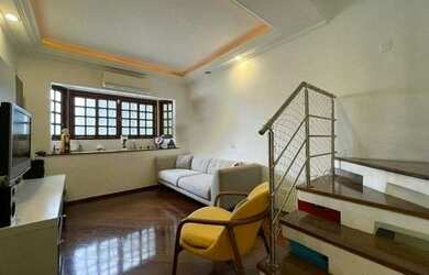 Imagem: A casa possui 3 Dormitórios, 4 Banheiros, 3 Vagas na garagem