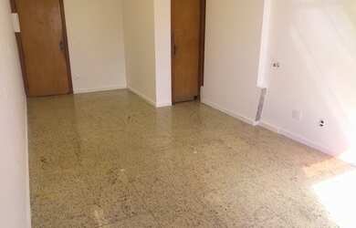 Imagem: O depósito possui 28m² de Área e está localizado em Santo