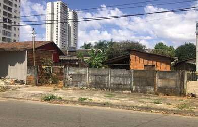 Imagem: O terreno possui 390m² de Área e está localizado em Parque