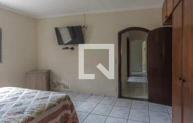 Imagem 15: Casa para Aluguel - Jardim Samambaia, 3 Quartos, 250 m2