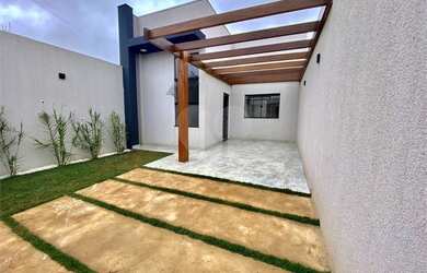 Imagem: A casa possui 2 Dormitórios, 1 Banheiro, 2 Vagas na garagem