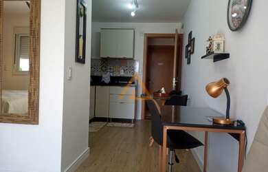 Imagem: A casa possui 1 Dormitório, 1 Banheiro, 1 Vaga na garagem