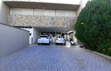 Imagem: A casa em condomínio possui 4 Dormitórios, 4 Banheiros, 5