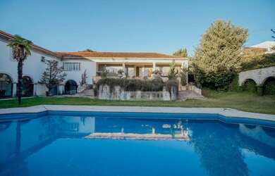 Imagem: O depósito possui 5 Vagas na garagem, 1.953m² de Área e