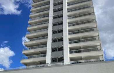 Imagem: O apartamento possui 3 Dormitórios, 1 Banheiro, 2 Vagas na