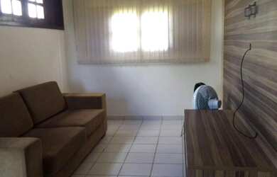 Imagem: A casa possui 3 Dormitórios, 2 Banheiros, 1 Vaga na garagem