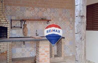 Imagem: A casa possui 3 Dormitórios, 2 Banheiros, 104m² de Área