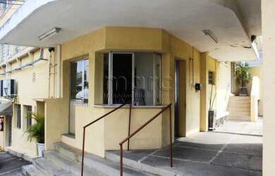 Imagem: O depósito possui 5 Vagas na garagem e 9771m² de Área e está