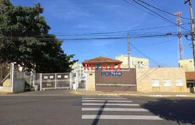 Imagem: O apartamento possui 3 Dormitórios, 1 Banheiro, 1 Vaga na garagem