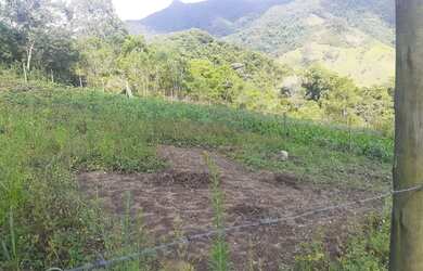 Imagem: O terreno possui 580m² de Área e está localizado em Tinga