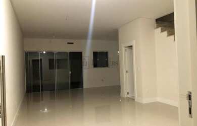 Imagem 5: Sobrado novo no Centro de Balneário Camboriú