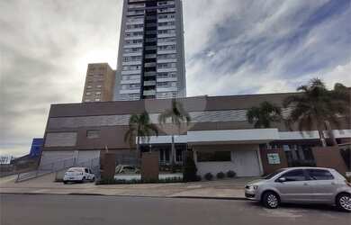 Imagem: O apartamento possui 1 Dormitório, 1 Banheiro, 1 Vaga na garagem