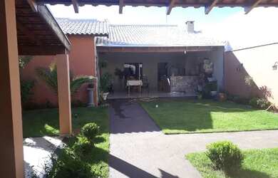 Imagem: A casa em condomínio possui 3 Dormitórios, 2 Banheiros, 3