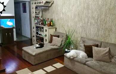 Imagem: A casa possui 3 Dormitórios, 3 Banheiros, 2 Vagas na garagem