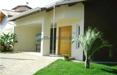 Imagem: A casa em condomínio possui 3 Dormitórios, 3 Banheiros, 4