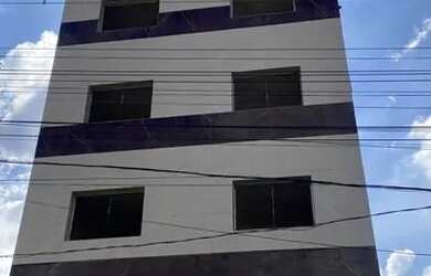 Imagem: O apartamento possui 3 Dormitórios, 1 Banheiro, 1 Vaga na garagem