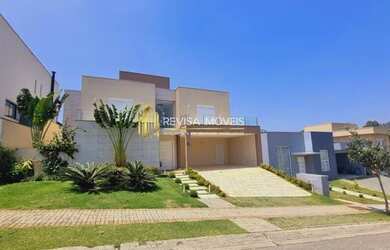 Imagem: A casa em condomínio possui 4 Dormitórios, 5 Banheiros, 4