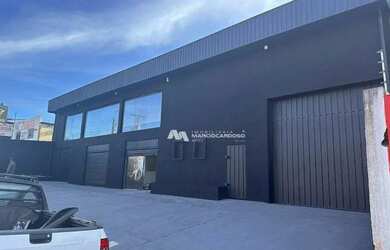 Imagem: O depósito possui 5 Vagas na garagem, 470m² de Área e está