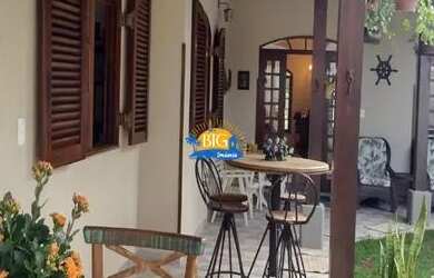 Imagem: A casa em condomínioe possui 4 Dormitórios, 3 Banheiros, 4