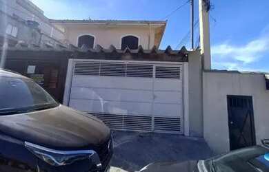 Imagem: A casa possui 2 Dormitórios, 3 Banheiros, 2 Vagas na garagem