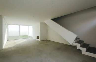 Imagem: A casa possui 3 Dormitórios, 3 Banheiros, 2 Vagas na garagem