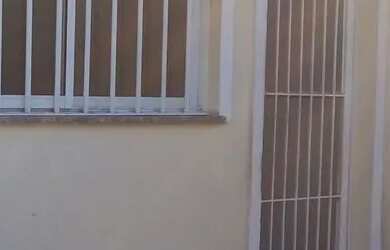 Imagem: A casa possui 2 Dormitórios, 2 Banheiros e está localizado